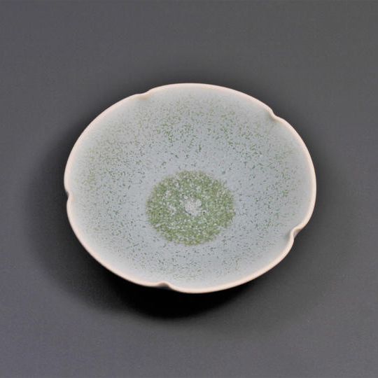 白翠結晶輪花豆皿(中村譲司)
