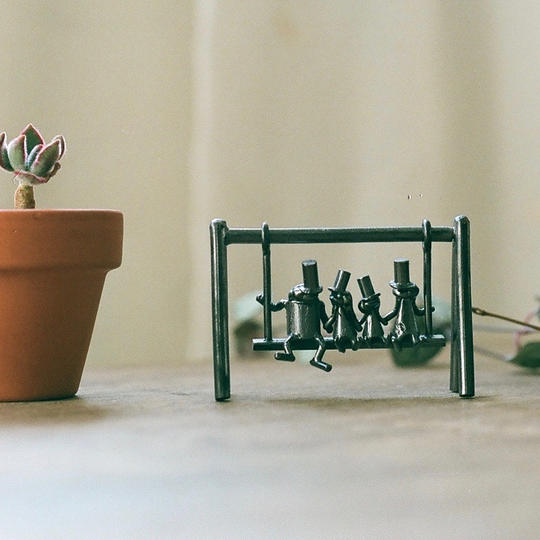 少し賑やかなオブジェ or 時計 