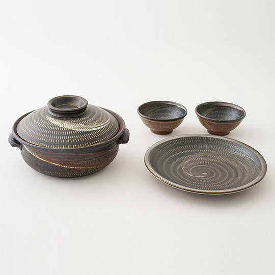漆黒うずまきとびかんな土鍋・九寸盛皿・とんすい２個のセット