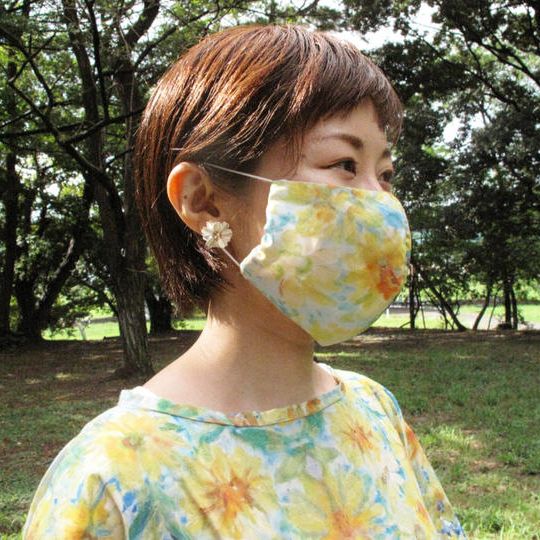 ひまわりの絵のマスク