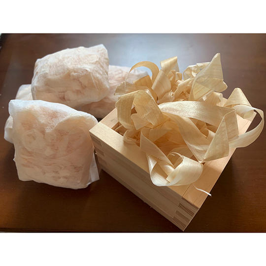 木の香りと自然の力を詰め込みました。【かんなくず袋4個入り& Thank you レター】