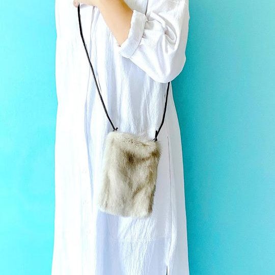 サファイアミンク　スマホ　ポシェット	