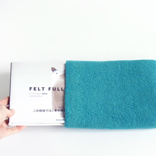 作品集にフェルトのブックケース	