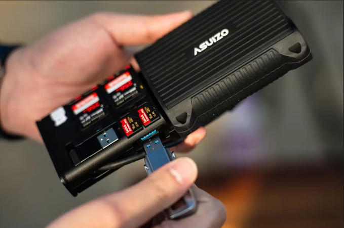 多機能SD＆MicroSDカードリーダー、データの保護を実現